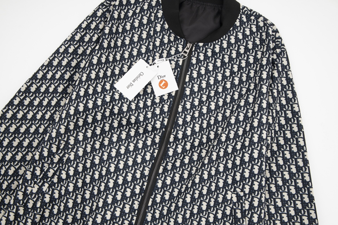 【DIOR  公式旗艦店】ディオールジャケット 好評に付き再入荷！