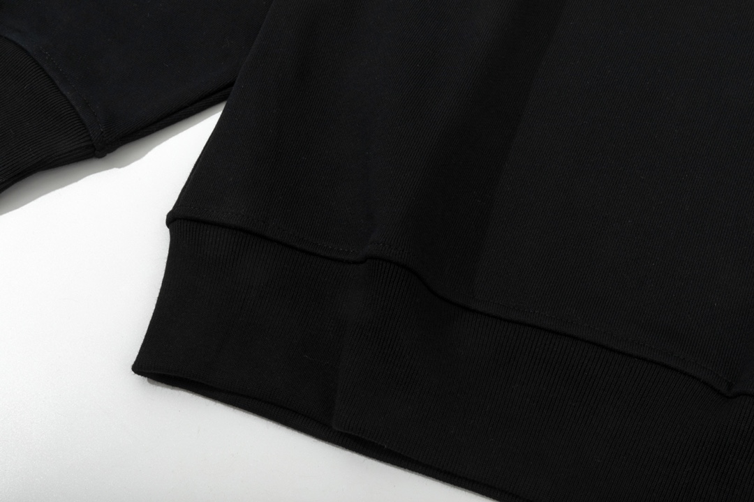 【GIVENCHY  公式旗艦店】ジバンシー 丸首の衛衣 スウェットご好評に付き再入荷！
