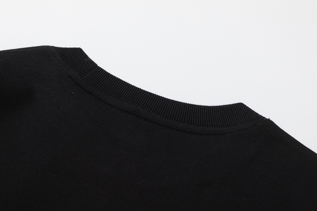 【GUCCI  公式旗艦店】グッチ  丸首の衛衣 スウェットご好評に付き再入荷！