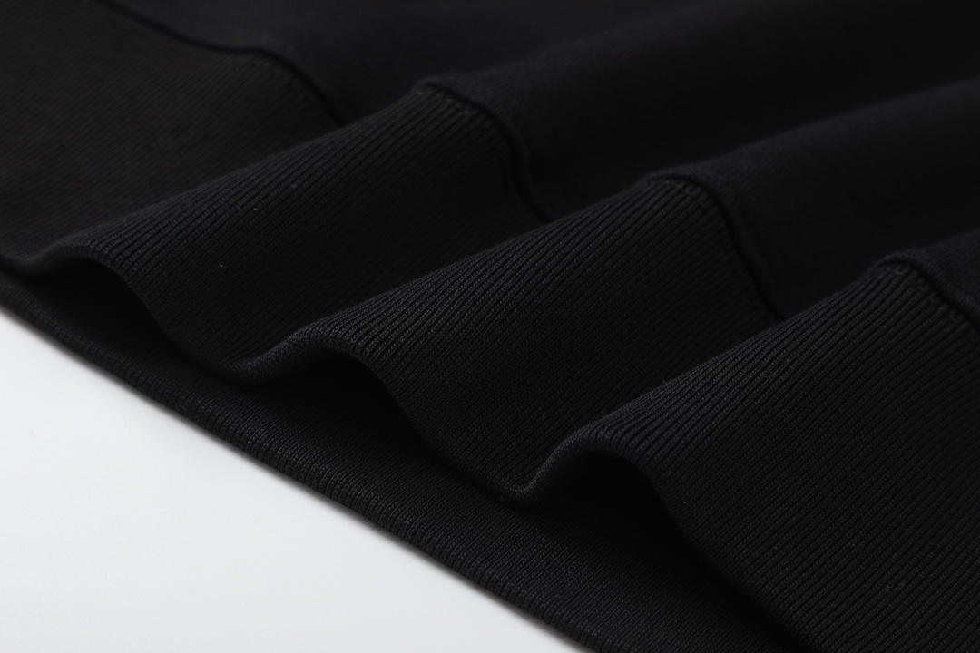 【BALENCIAGA 公式旗艦店】バレンシアガ 丸首の衛衣 スウェット ご好評に付き再入荷！