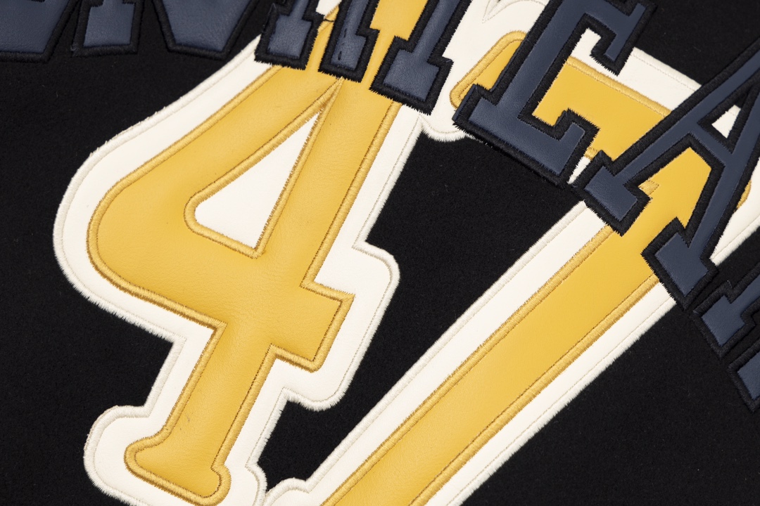 【DIOR  公式旗艦店】ディオールベースボールジャケット 好評に付き再入荷！