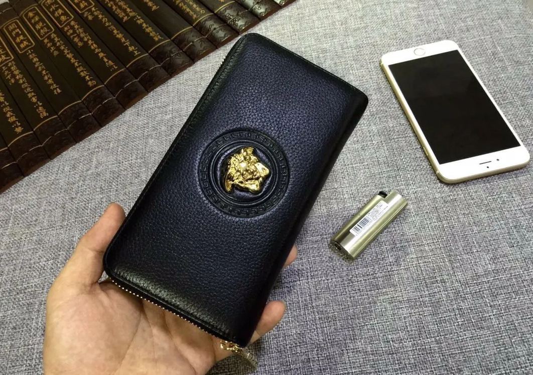 【2024】【VERSACE 公式旗艦店】ヴェルサーチ 財布   当日出荷 好評に付き再入荷！19*10*2.5CM