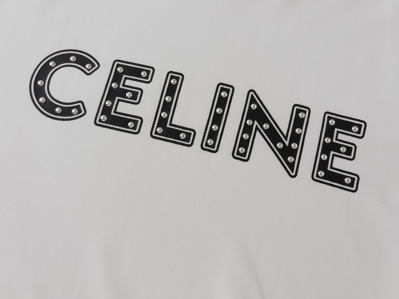 【CELINE  公式旗艦店】セリーヌ  Tシャツ ご好評に付き再入荷！