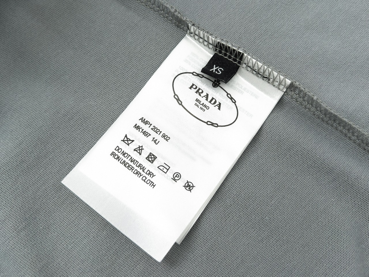【PRADA  公式旗艦店】プラダ  Tシャツ ご好評に付き再入荷！
