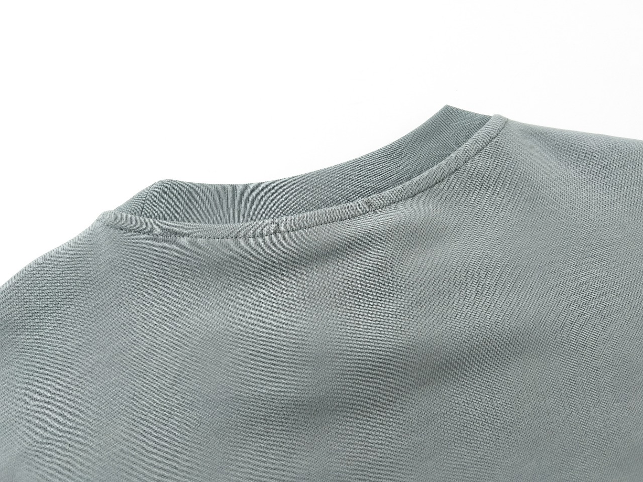 【PRADA  公式旗艦店】プラダ  Tシャツ ご好評に付き再入荷！