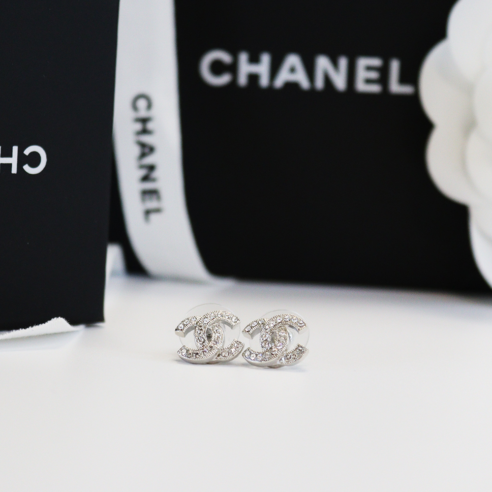 レア商品！CHANEL シャネル ピアス CC マーク A88429 A95896