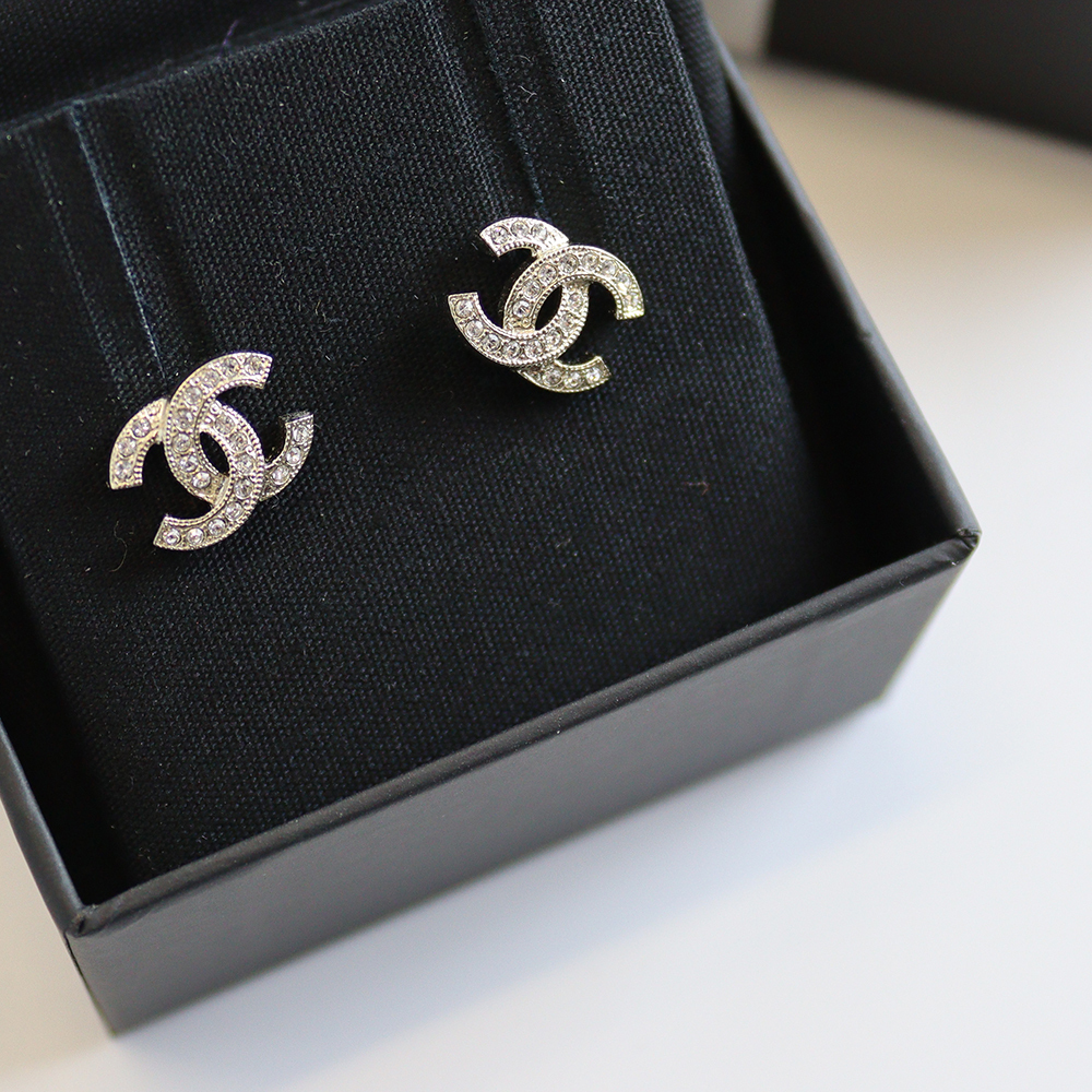 レア商品！CHANEL シャネル ピアス CC マーク A88429 A95896