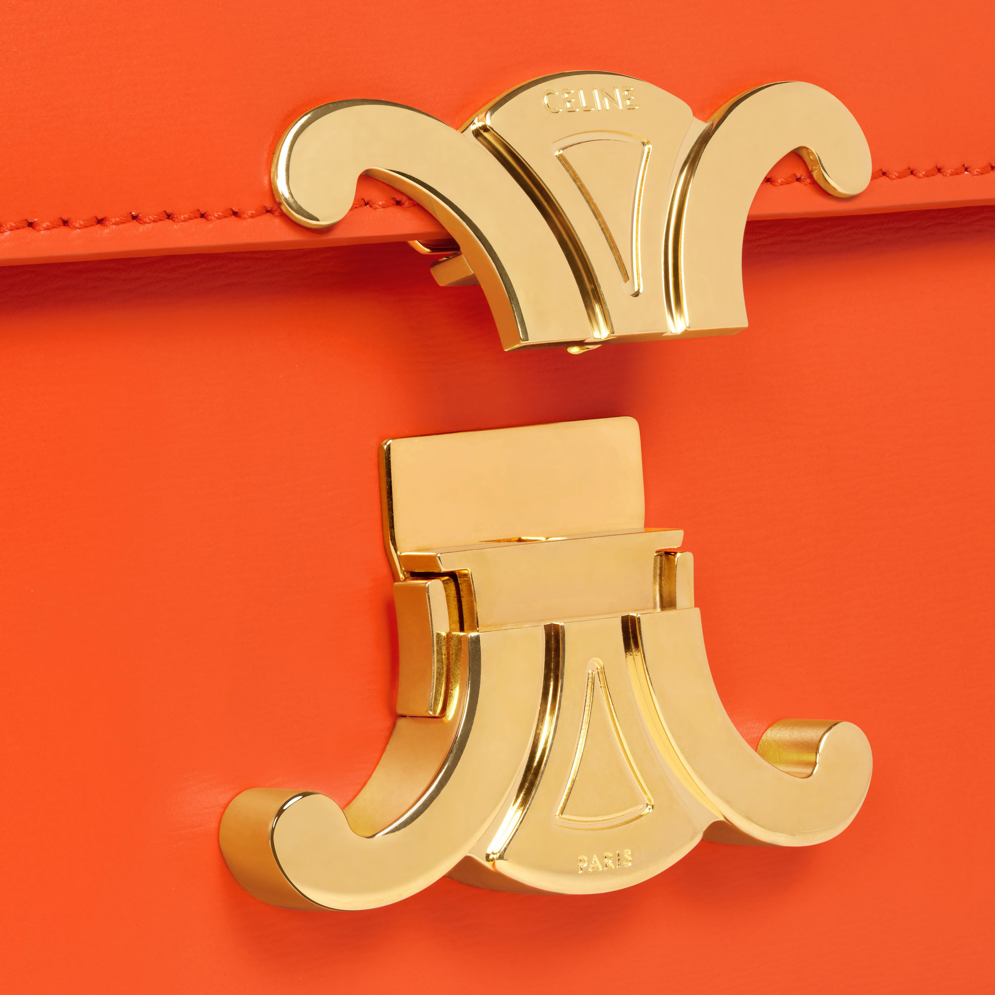 新作 CELINE♪ トリオンフ ショルダーバッグ カーフスキン