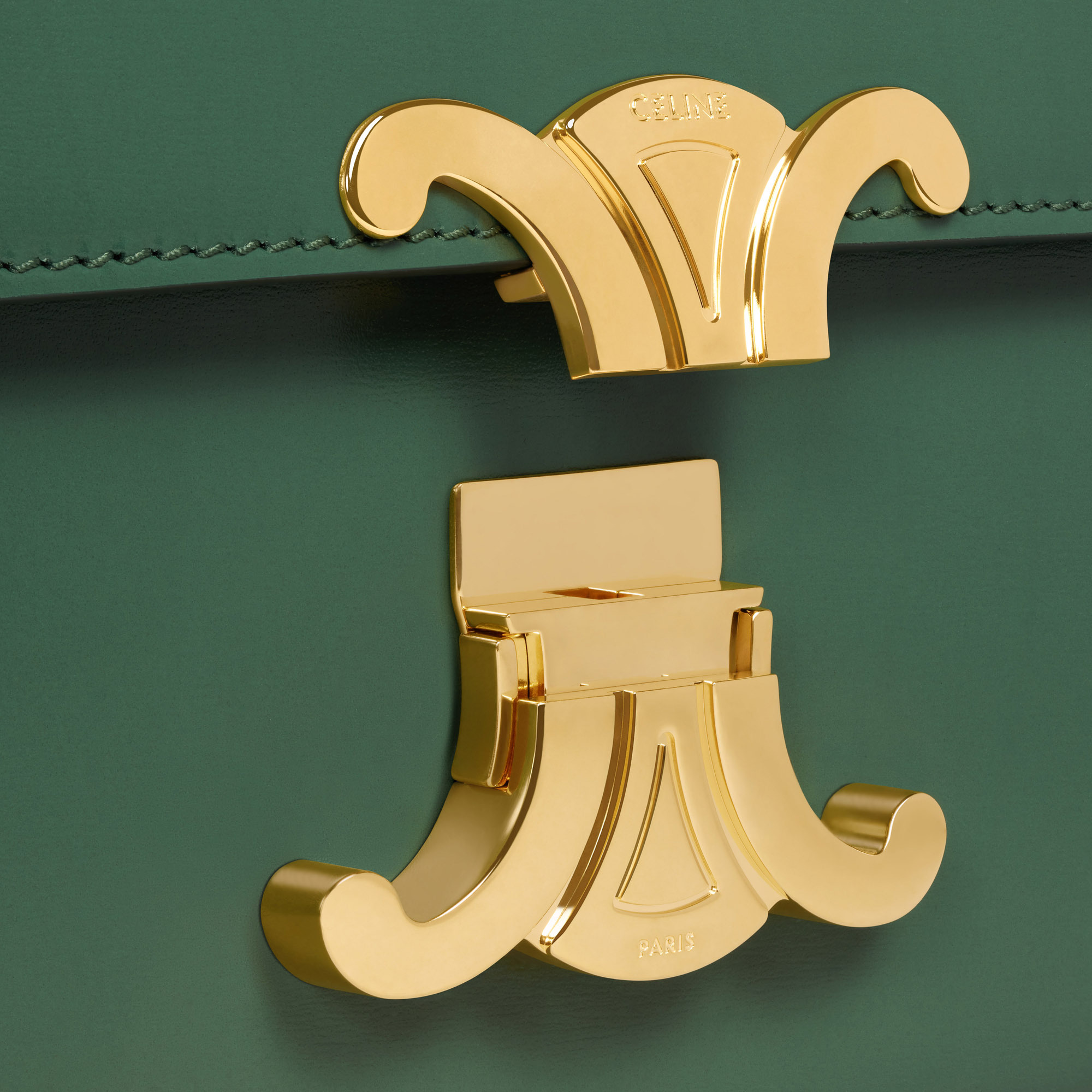 新作 CELINE♪ トリオンフ ショルダーバッグ カーフスキン