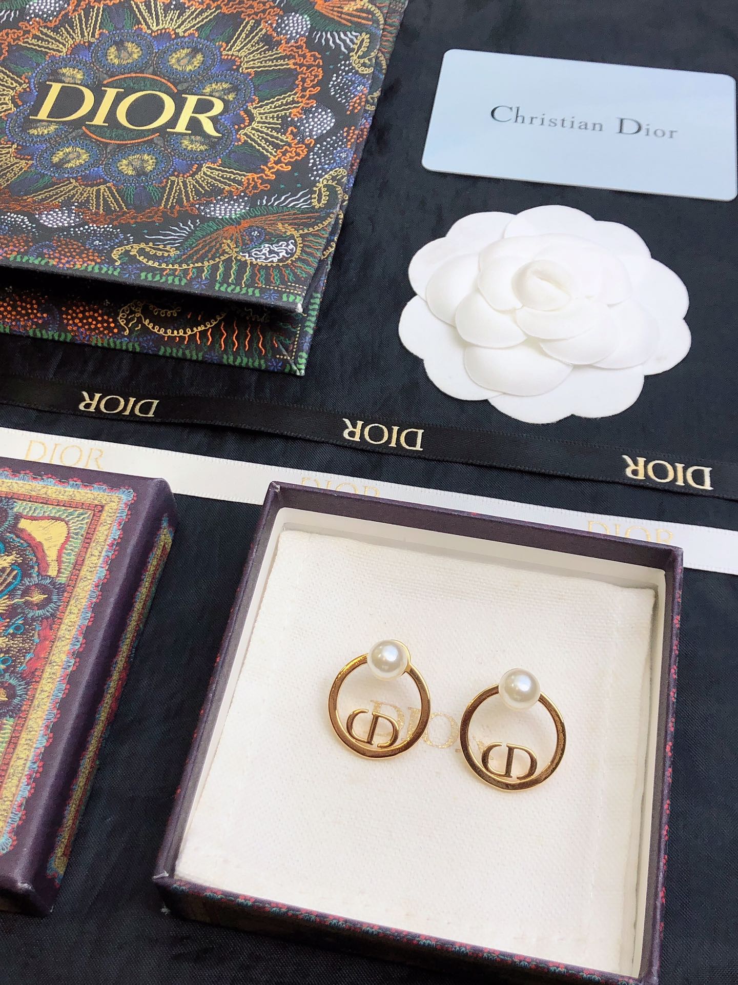 【2024】【DIOR】 ディオール  ファッションスタイルのイヤリング
