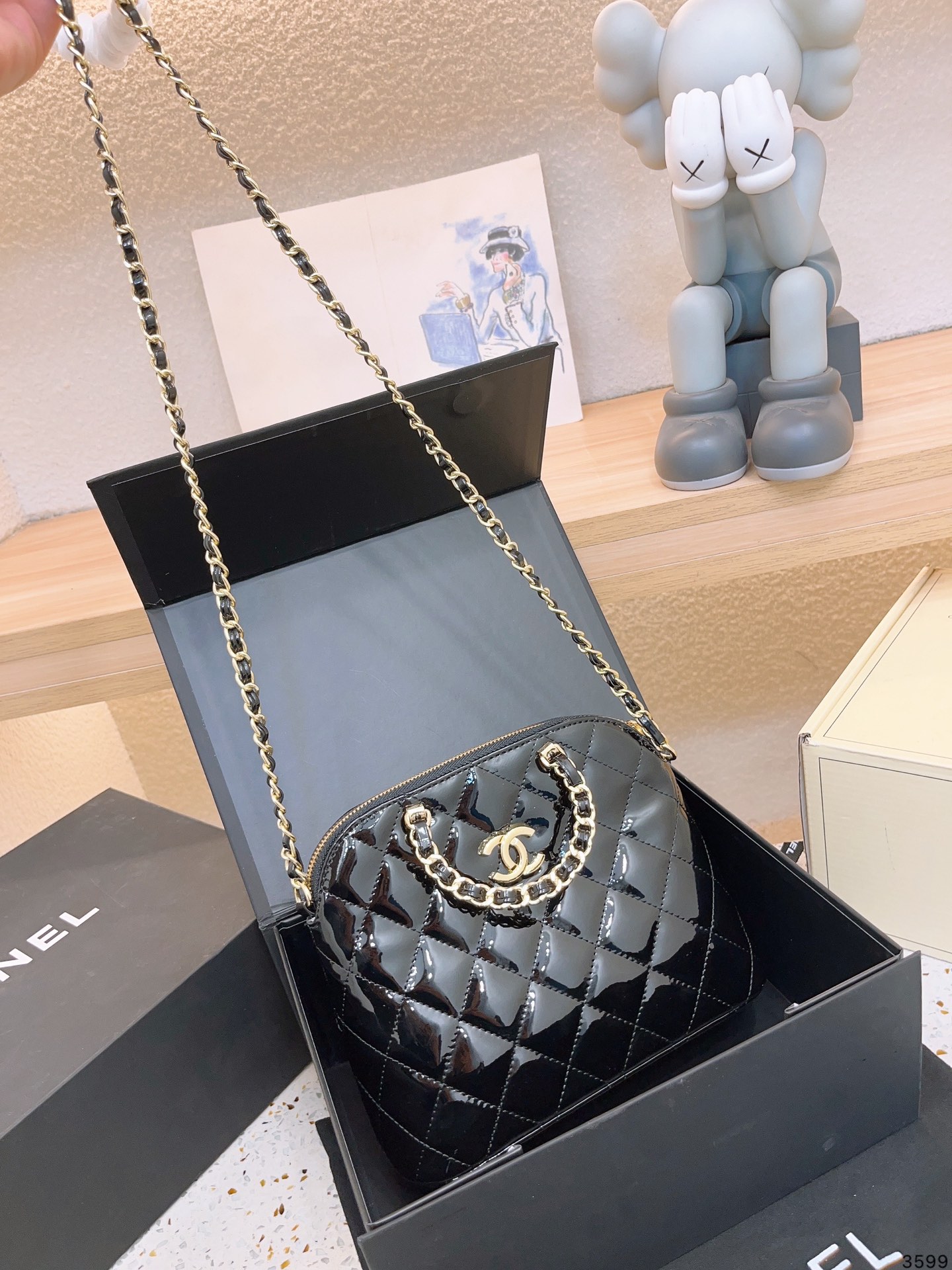 【CHANEL  公式 旗艦店】シャネル   ショルダーバッグ  当日出荷 好評に付き再入荷！21*17CM
