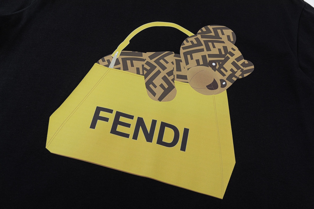【2024】【FENDI  公式旗艦店】フェンディ   Tシャツご好評に付き再入荷！
