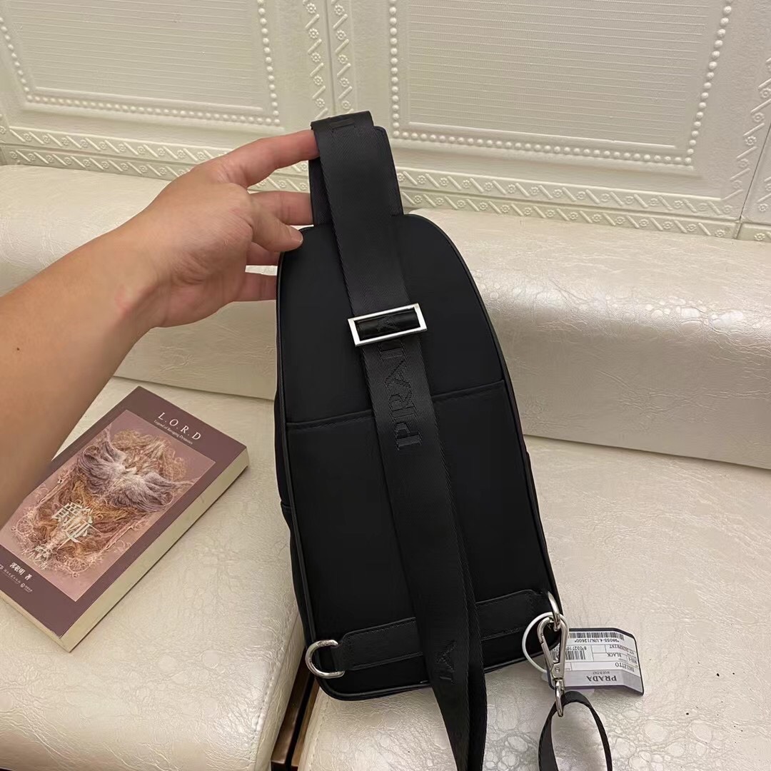 【 PRADA 公式旗艦店】プラダ   胸ポケット  当日出荷 好評に付き再入荷！29*17*6.5CM