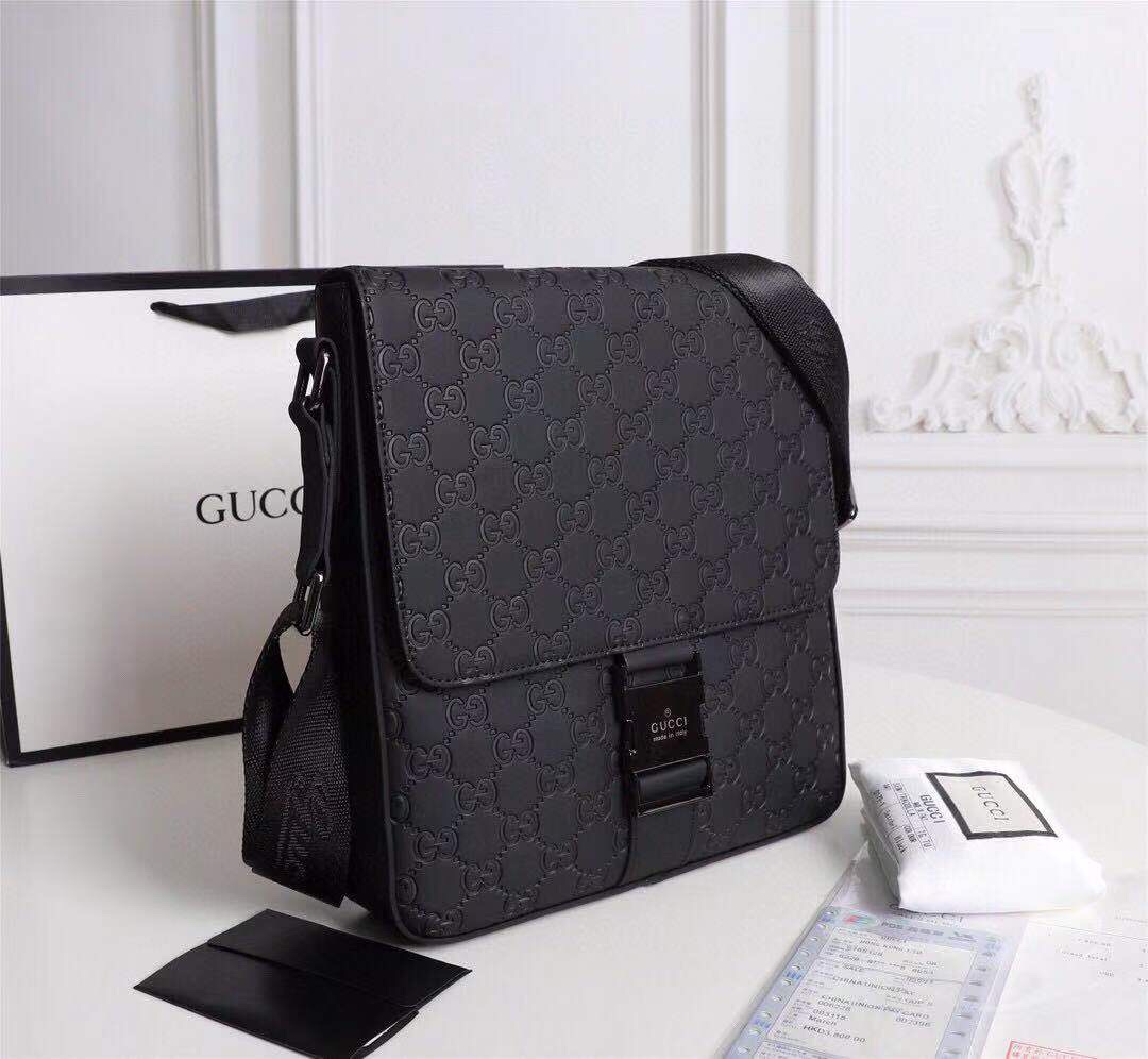 【2024】【GUCCI 公式 旗艦店】クッチ  ショルダーバッグ 当日出荷 好評に付き再入荷！25*27*6CM