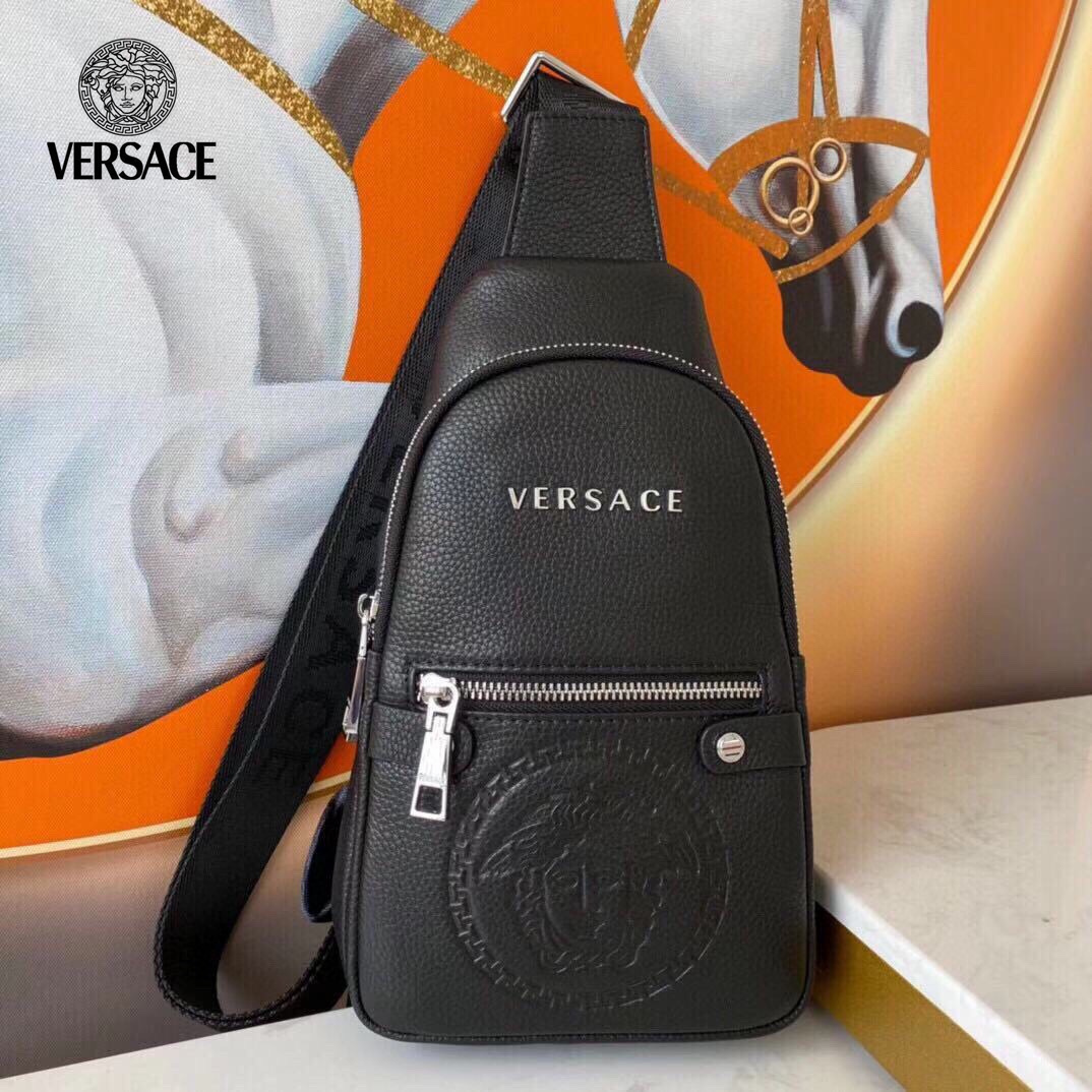 【VERSACE  公式 旗艦店】ヴェルサーチ  胸ポケット当日出荷 好評に付き再入荷！29*16*6CM