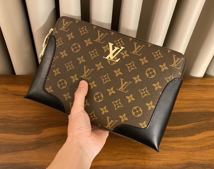 【LOUIS VUITTON  公式旗艦店】ルイヴィトン  クラッチバッグ  当日出荷 好評に付き再入荷！29*19*4CM