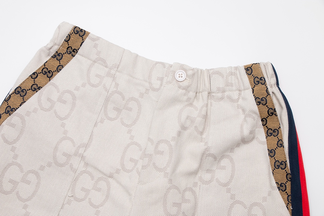 【GUCCI公式旗艦店】クッチ  ショートパンツ  ご好評に付き再入荷！