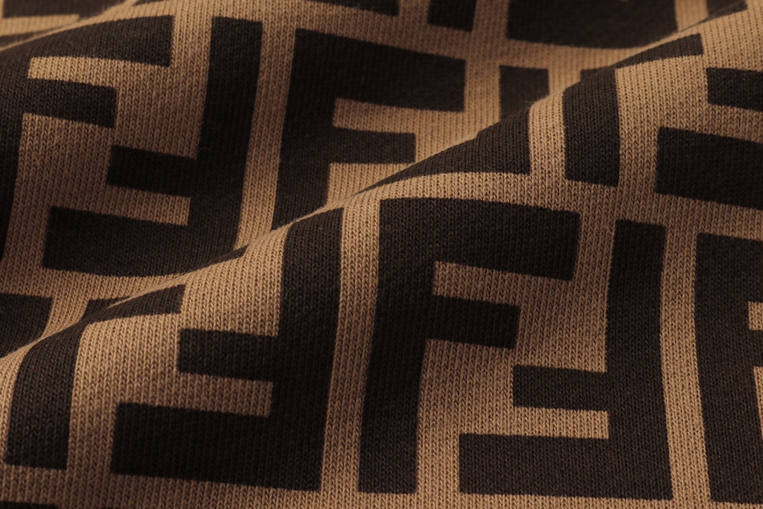 【2024】【FENDI  公式旗艦店】 フェンディ   ショートパンツ  ご好評に付き再入荷！