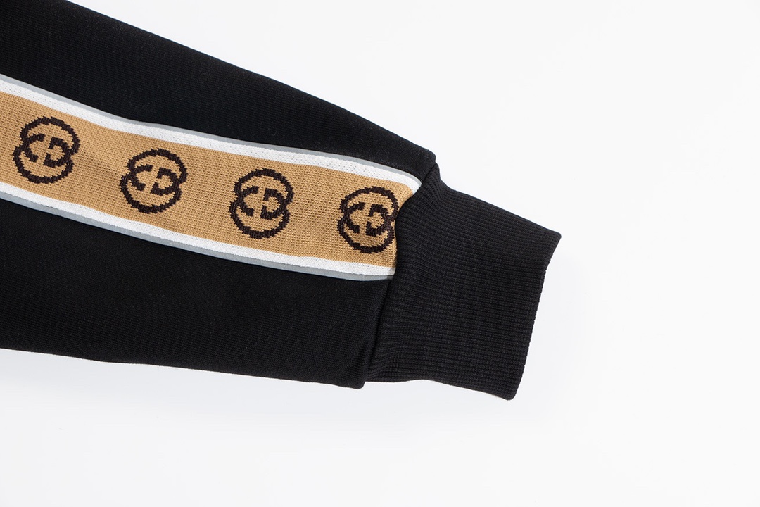 【GUCCI  公式旗艦店】グッチ  パーカー スウェットご好評に付き再入荷！