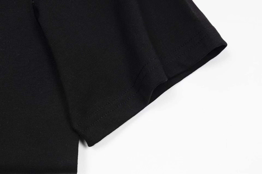 【 DIOR 公式旗艦店】ディオール   Tシャツ ご好評に付き再入荷！