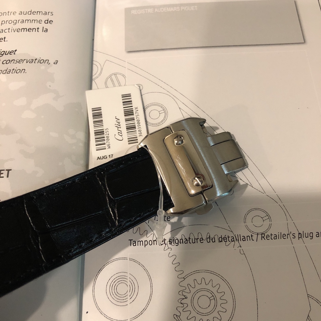 【2024】CARTIER  ( カルティエ )  腕時計   男40*11MM   レディース33*11MM