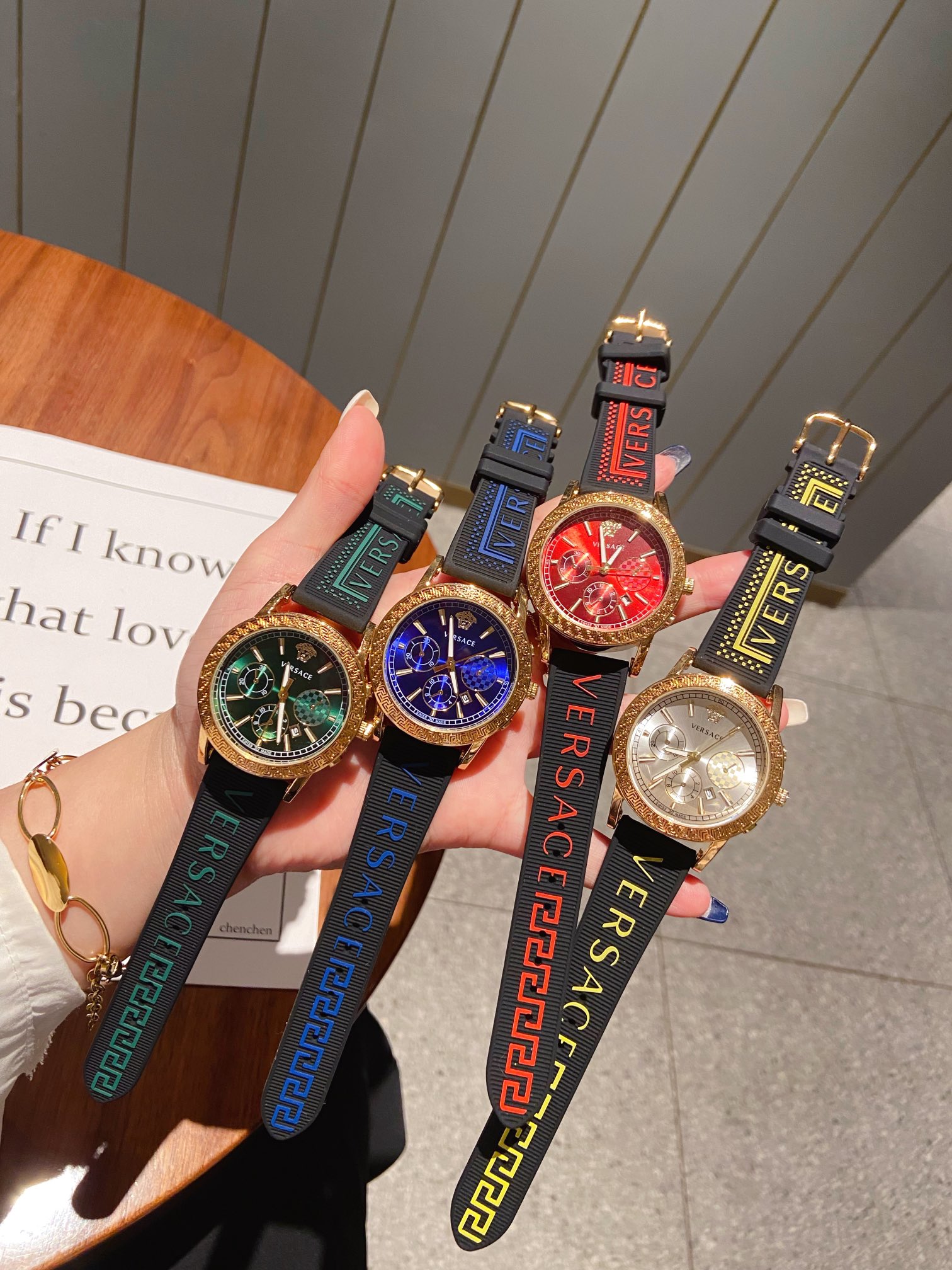 【2024】VERSACE  ( ヴェルサーチ)  腕時計 40*10MM