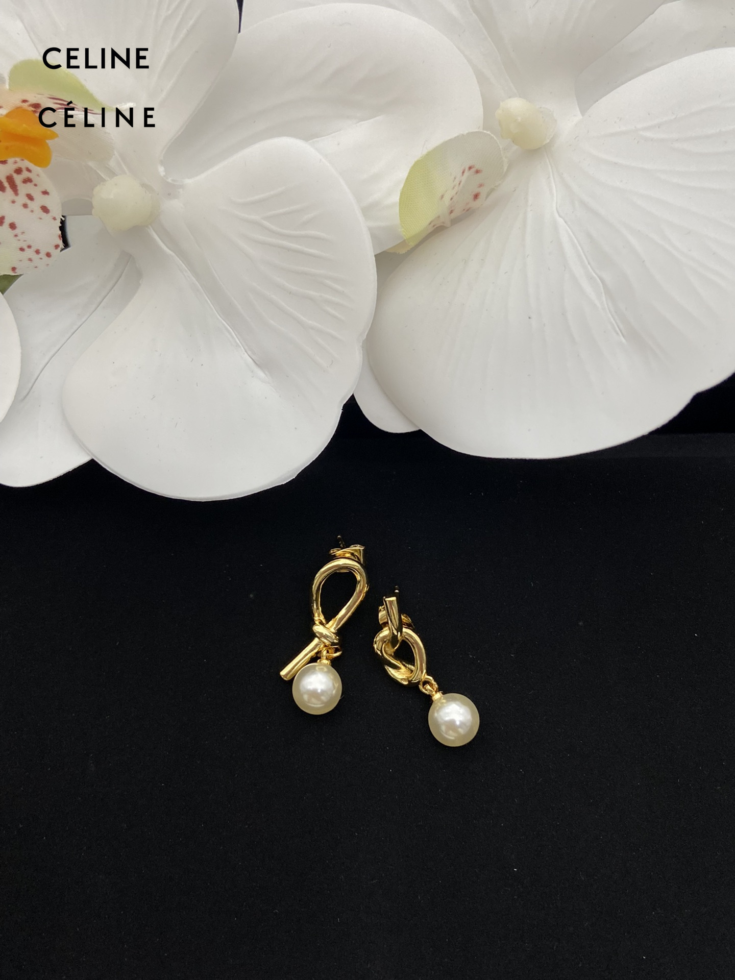 【2024】【CELINE】 セリーヌ   ファッションスタイルのイヤリング