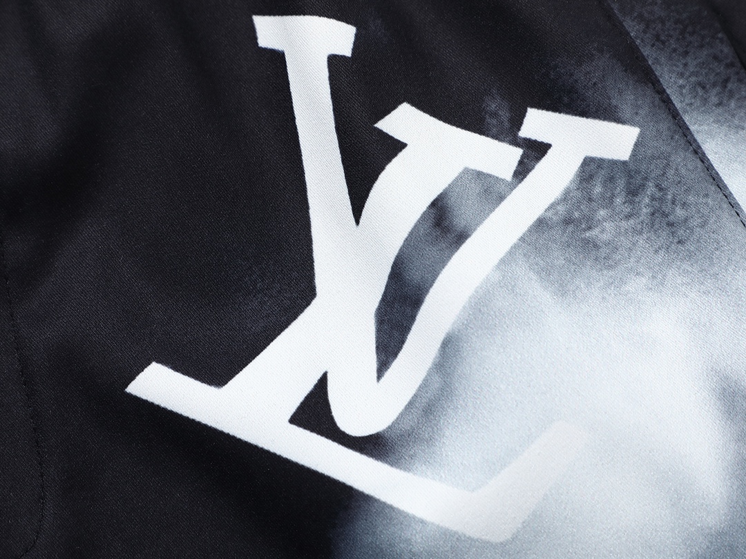 【LOUIS VUITTON   公式旗艦店】 ルイヴィトン  ショートパンツ  ご好評に付き再入荷！