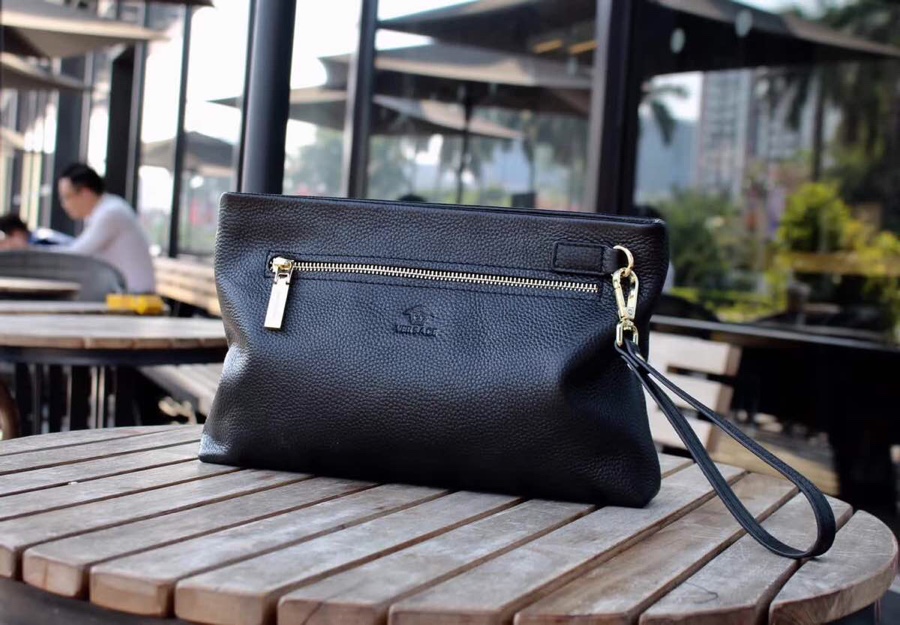 【2024】【VERSACE 公式旗艦店】ヴェルサーチ  クラッチバッグ    当日出荷 好評に付き再入荷！28*17*5CM