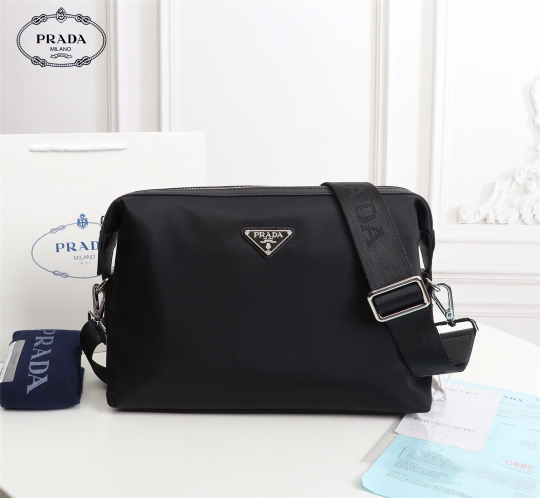 【2025】【PRADA 公式旗艦店】プラダ   ショルダーバッグ   当日出荷 好評に付き再入荷！31*21*7CM
