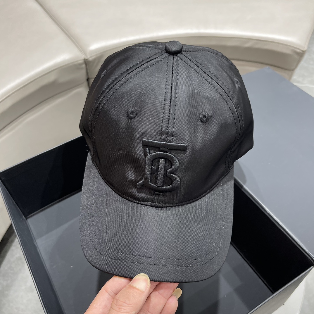 【BURBERRY  バーバリー】【数量限定】 野球帽 / ハット