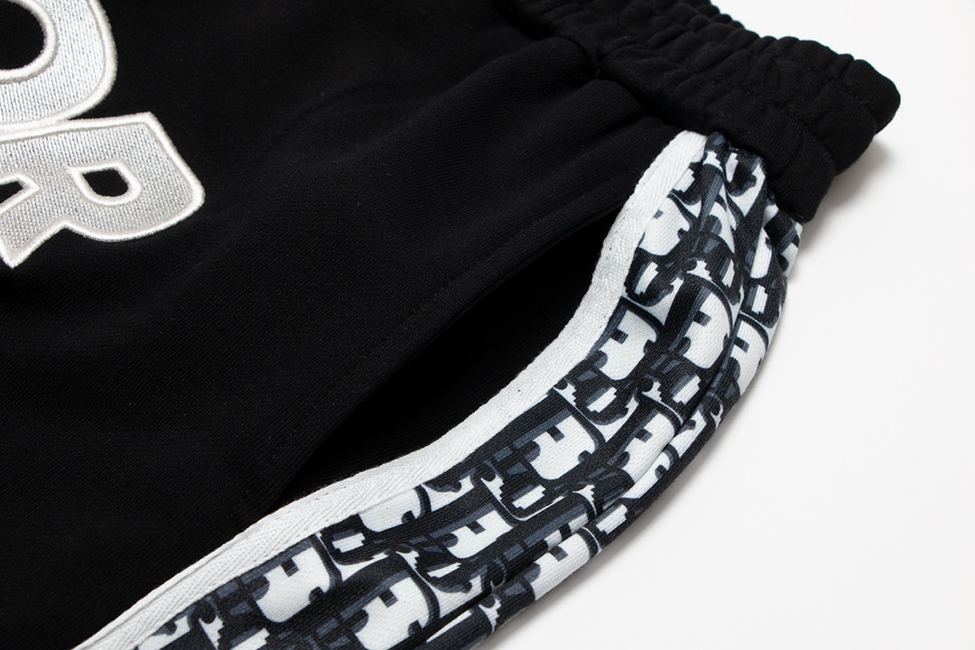 【2024】【DIOR  公式旗艦店】 ディオール   ショートパンツ  ご好評に付き再入荷！