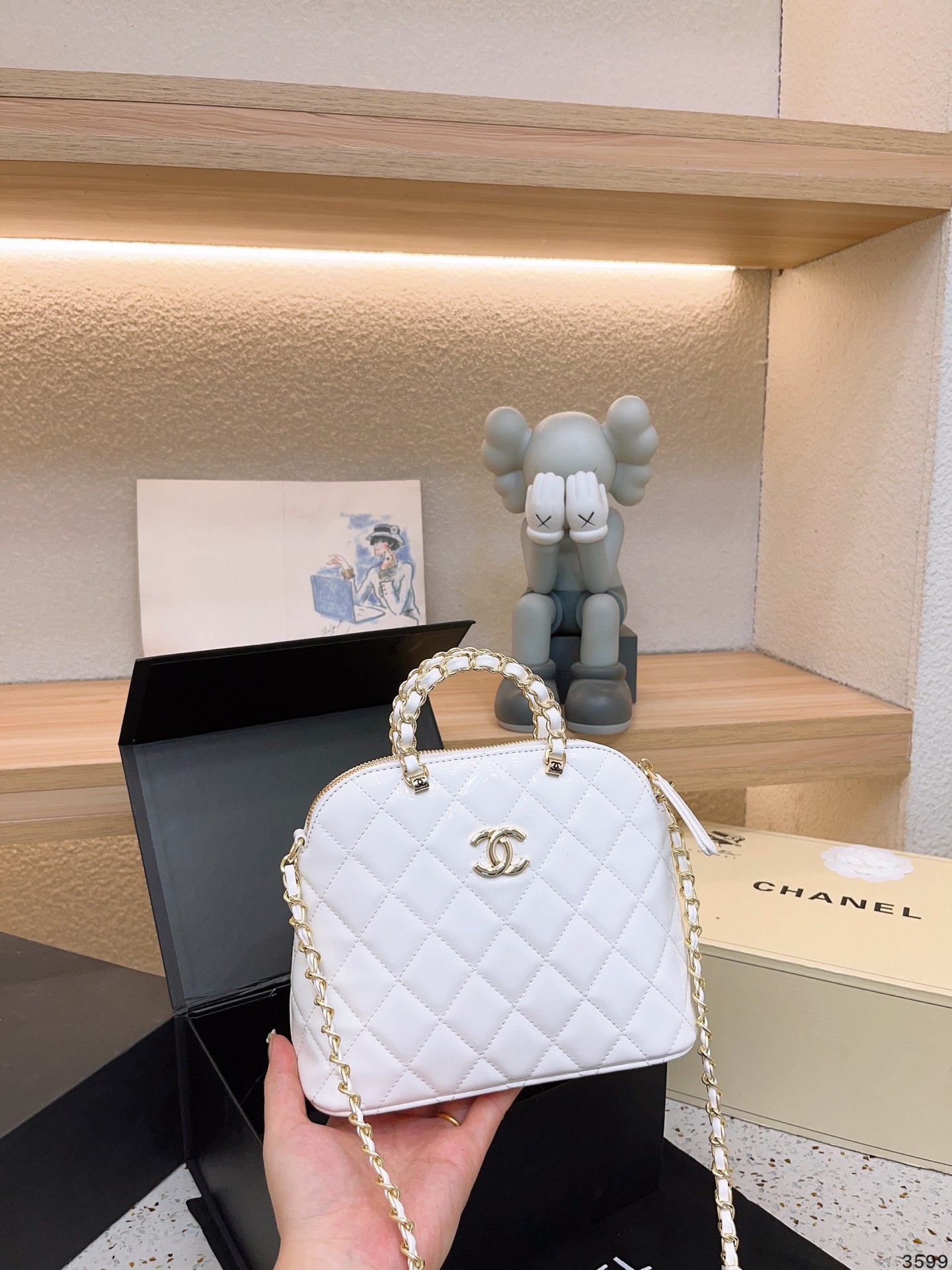 【CHANEL  公式 旗艦店】シャネル   ショルダーバッグ  当日出荷 好評に付き再入荷！21*17CM