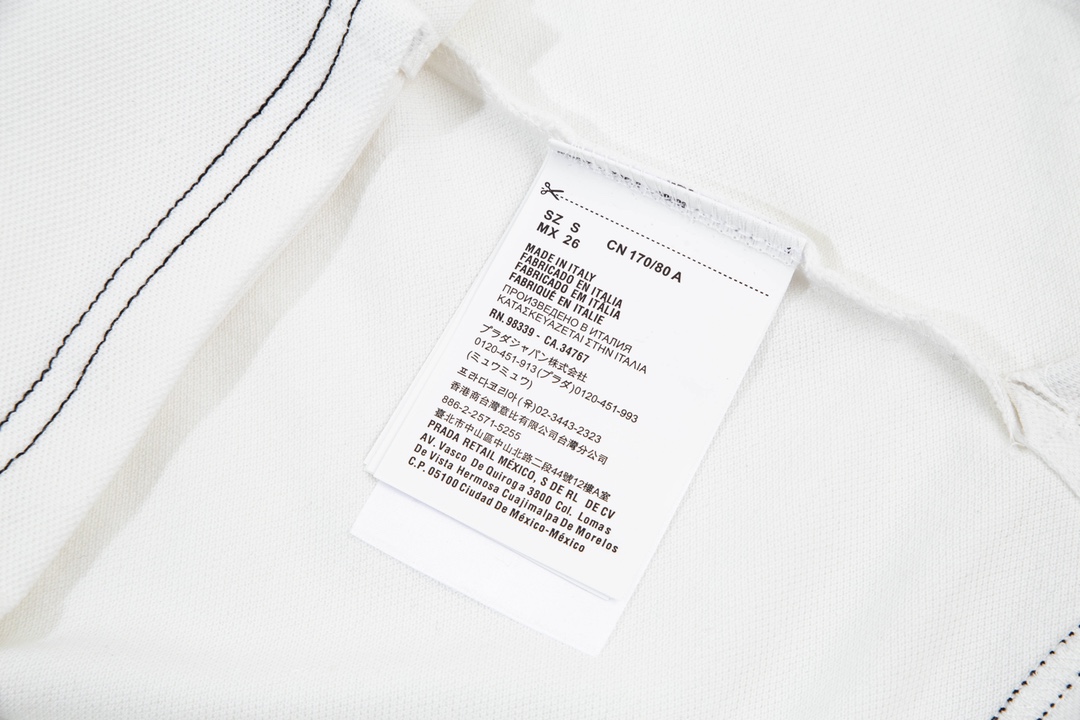 【2024】【 PRADA  公式旗艦店】プラダ    Tシャツ ご好評に付き再入荷！