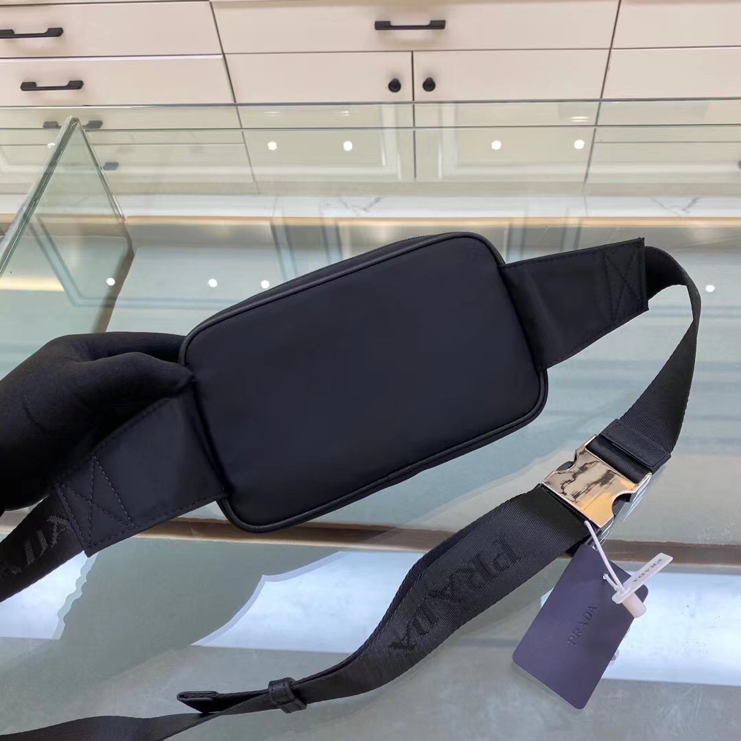 【PRADA  公式旗艦店】プラダ  ウエストポーチ 当日出荷 好評に付き再入荷21*12.5*4.5CM