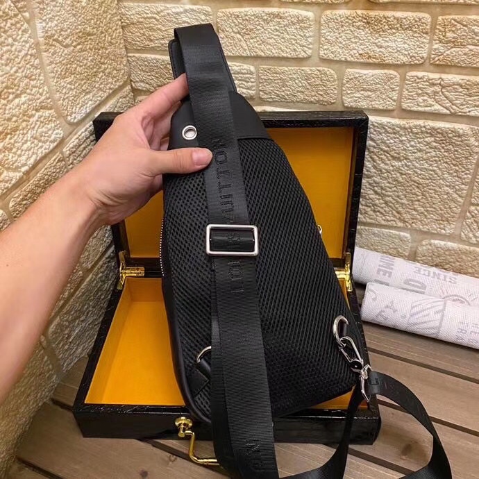 【2025】LV【LOUIS VUITTON  公式旗艦店】ルイヴィトン  胸ポケット  当日出荷 好評に付き再入荷！29*19*4CM