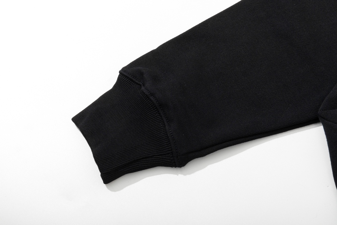 【LOEWE 公式旗艦店】ロエベ 丸首の衛衣 ご好評に付き再入荷！