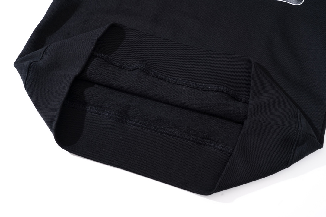 【2024】【LOEWE 公式旗艦店】ロエベ 丸首の衛衣 ご好評に付き再入荷！