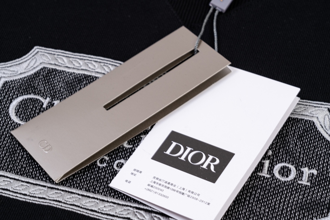 【DIOR 公式旗艦店】ディオール  丸首の衛衣 スウェットご好評に付き再入荷！