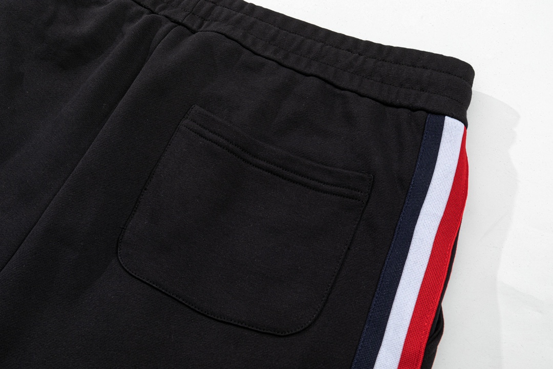 【2024】【 MONCLER   公式旗艦店】モンクレール  ショートパンツ  ご好評に付き再入荷！