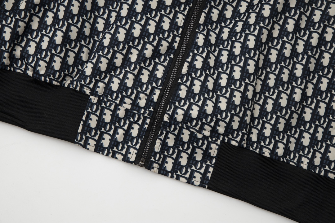 【DIOR  公式旗艦店】ディオールジャケット 好評に付き再入荷！