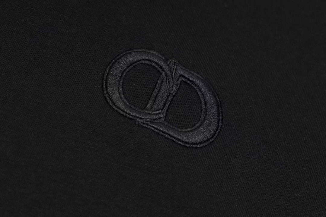 【 DIOR 公式旗艦店】ディオール   Tシャツ ご好評に付き再入荷！