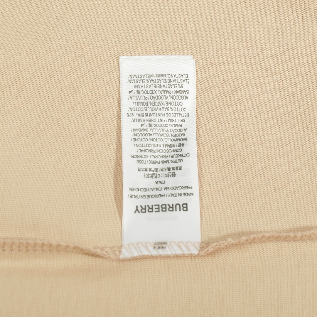 【BURBERRY  公式旗艦店】バーバリー  Tシャツ ご好評に付き再入荷！