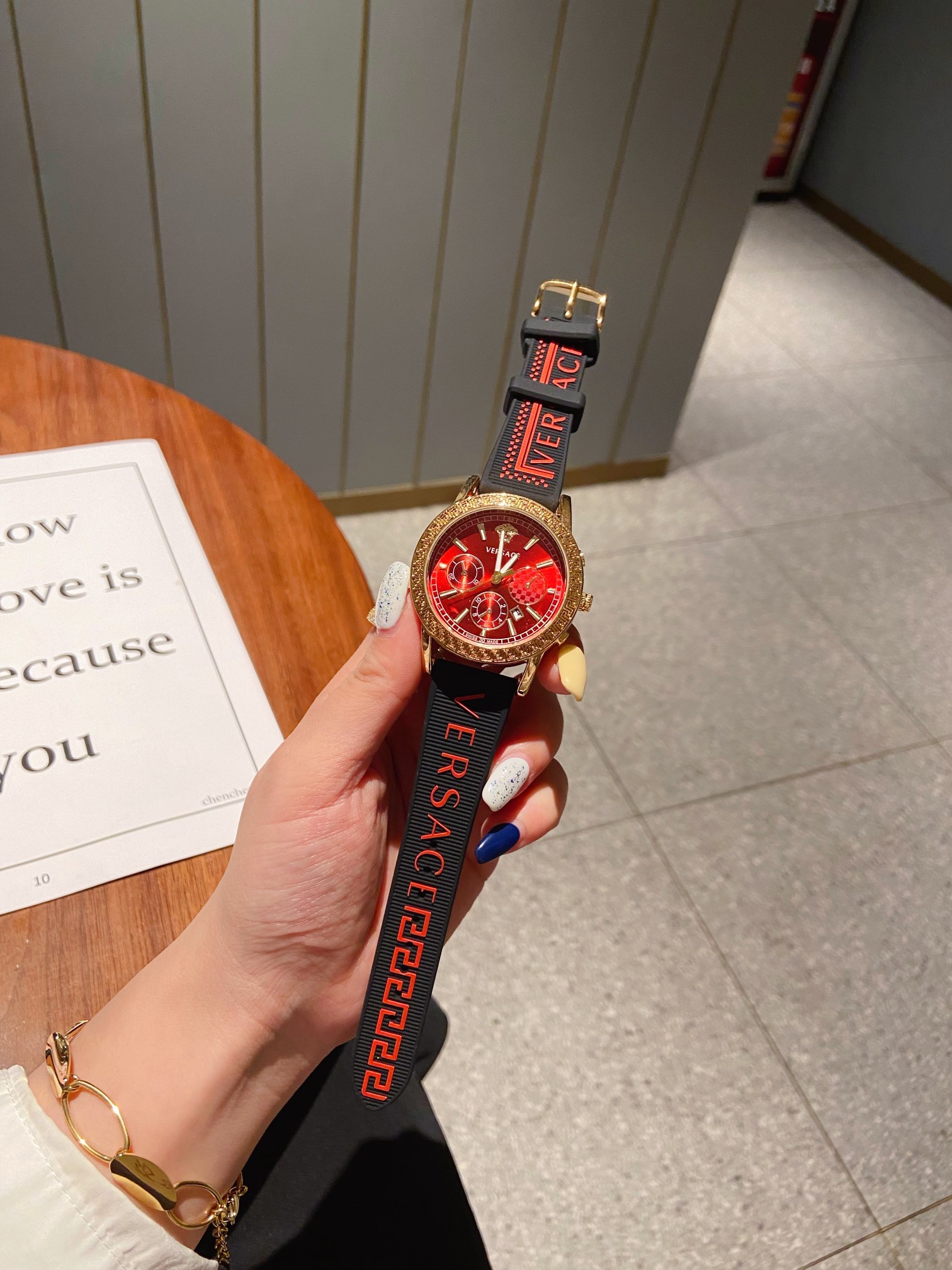 【2024】VERSACE  ( ヴェルサーチ)  腕時計 40*10MM