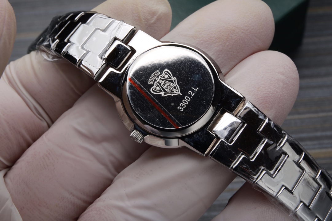 【2024】GUCCI( クッチ)  腕時計 26*6MM