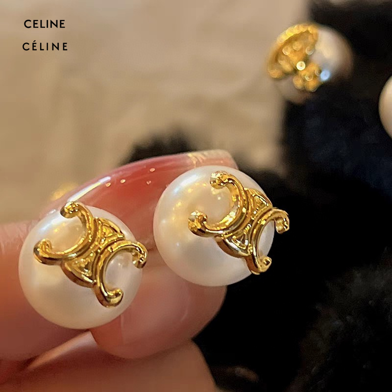 【CELINE】セリーヌ  ファッションスタイルのイヤリング