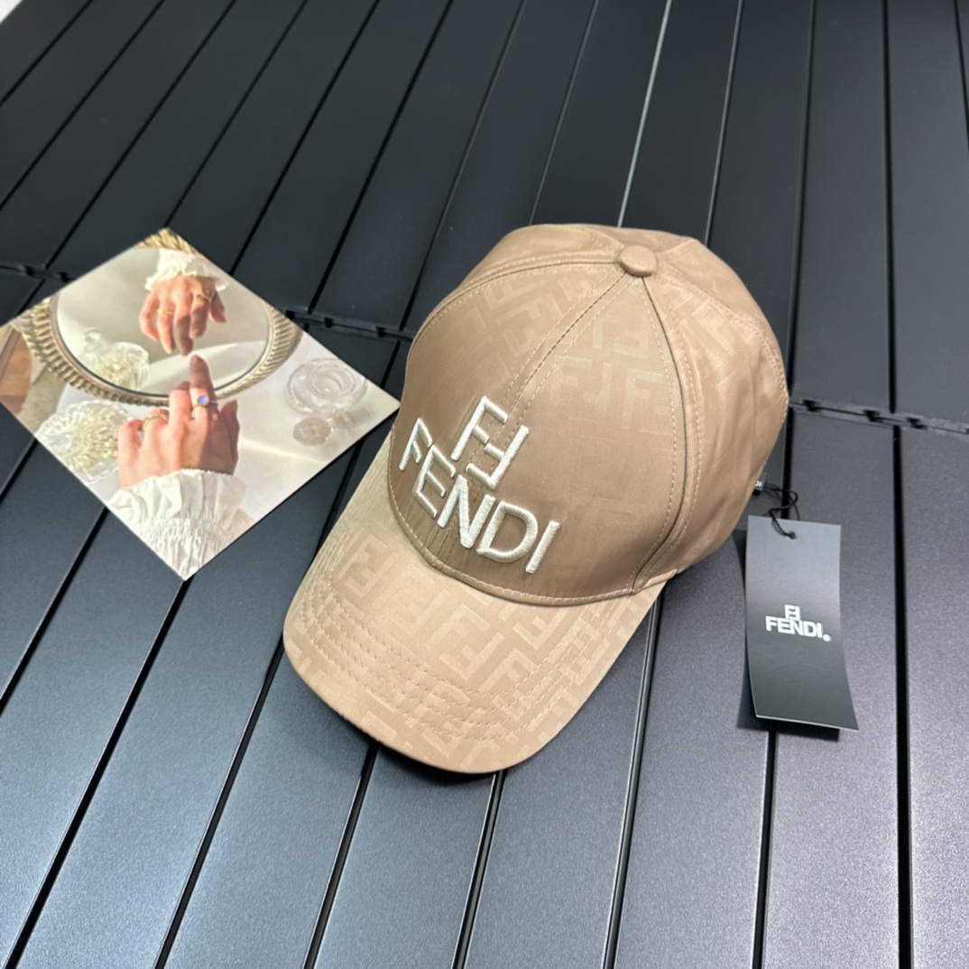 【FENDI  フェンディ】【数量限定】 野球帽 / ハット