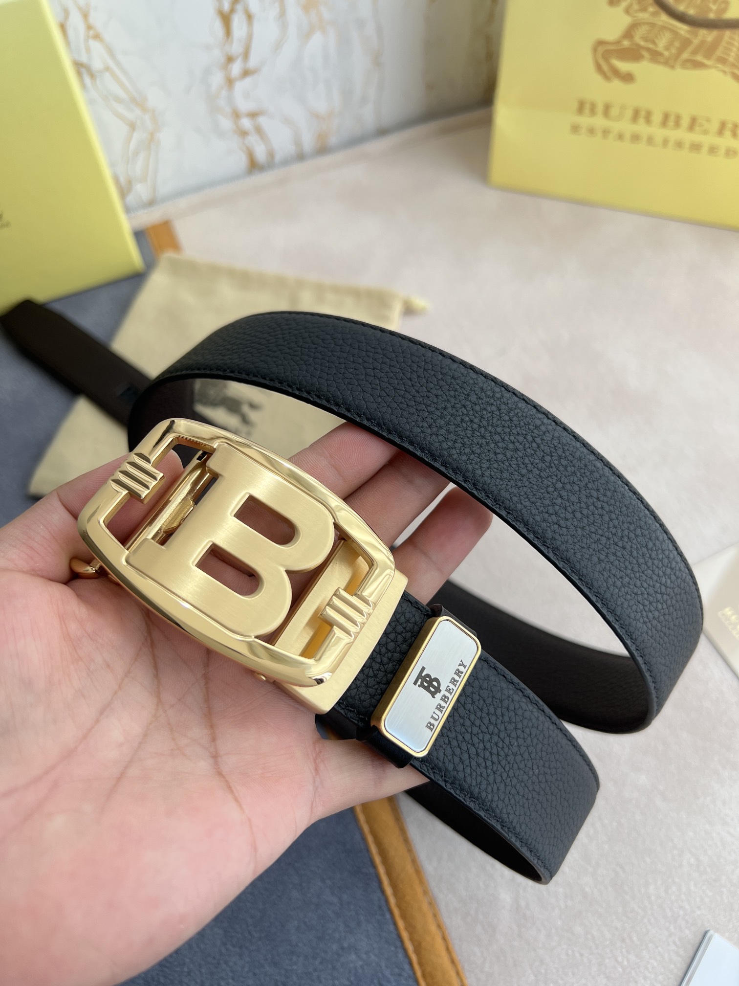 【2024】【BURBERRY】(バーバリー) 3.5cm   ベルト メンズ