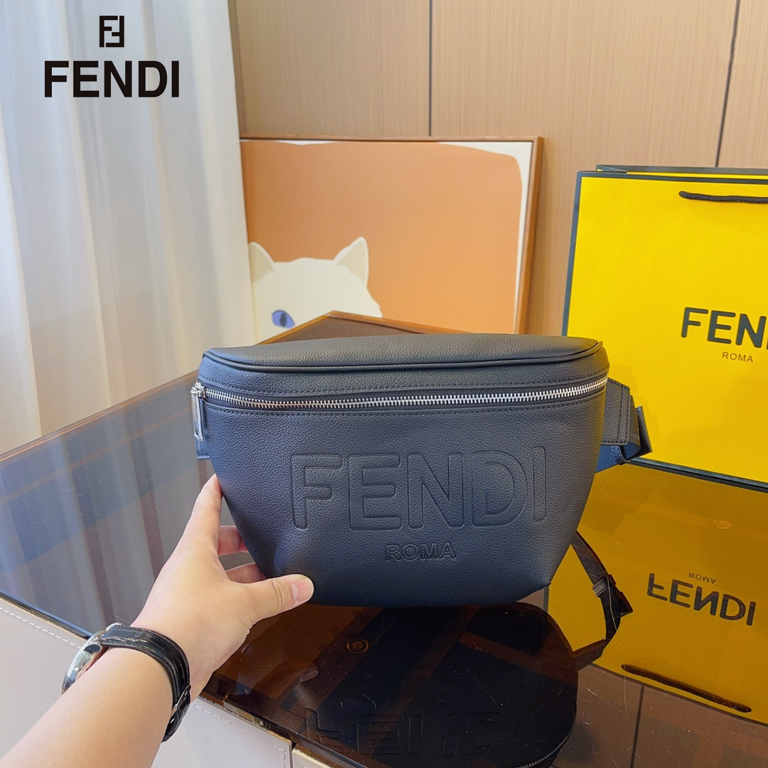 【FENDI 公式 旗艦店】 フェンディ  ウエストポーチ  当日出荷 好評に付き再入荷！29*8*16CM