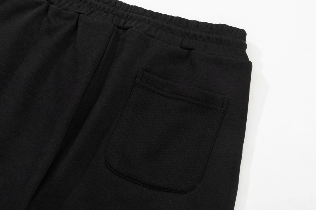 【2024】【FENDI  公式旗艦店】フェンディ   ショートパンツご好評に付き再入荷！